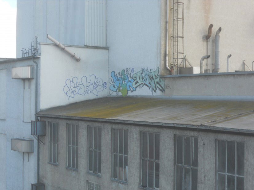 Graffiti Bombing in Dachau - Photo by Karlstoast - aser, over, aser