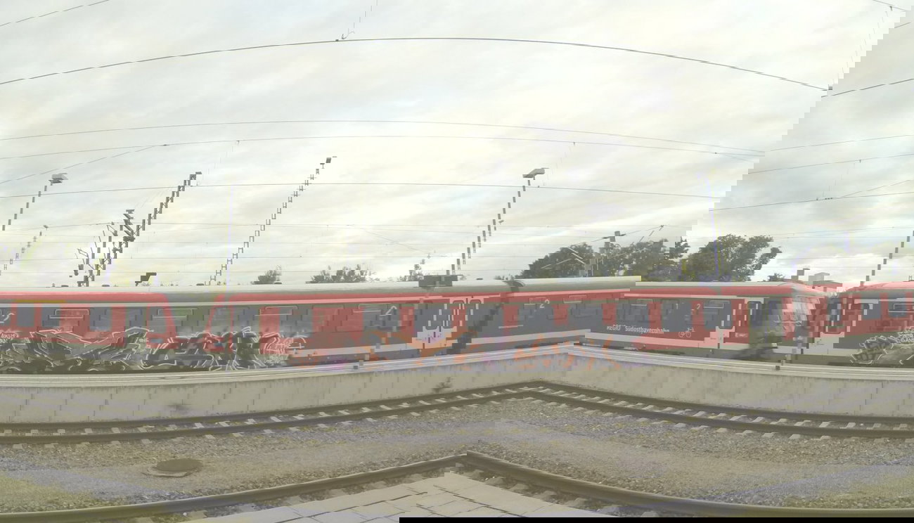 Graffiti Train in München - Photo by Karlstoast - dgt, stf, ad (2013)