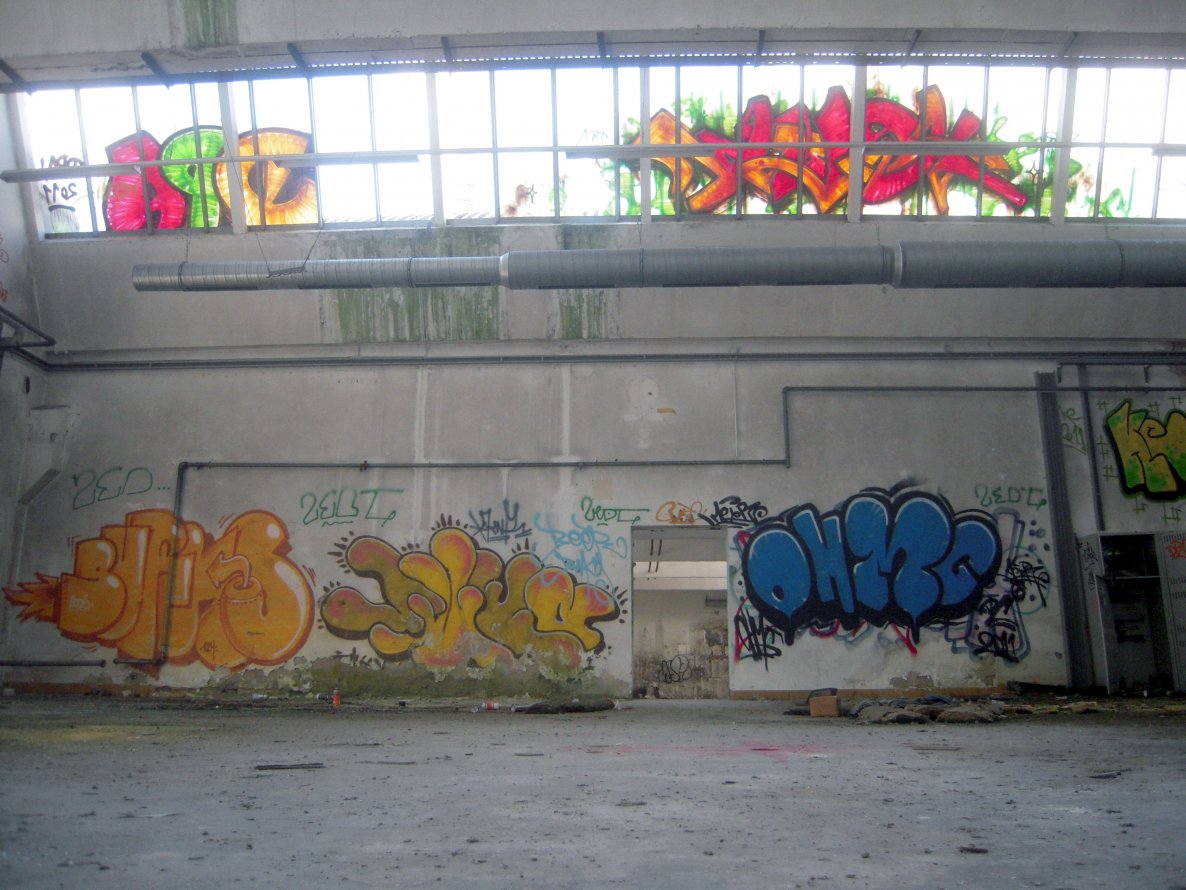 Graffiti Bombing in München - Photo by Karlstoast - dpa, melor, burns (2006)