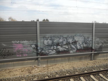 Graffiti Bombing in München - Photo by Karlstoast - sair, munich, münchen