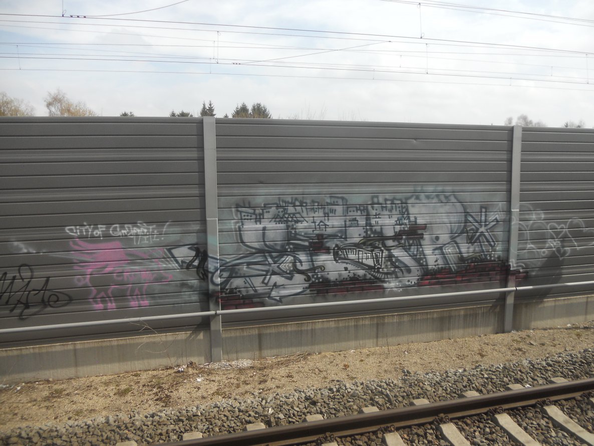 Graffiti Bombing in München - Photo by Karlstoast - sair, munich, münchen