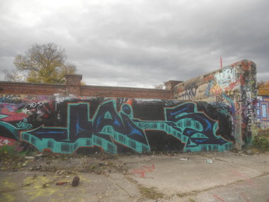 Graffiti Wall in München - Photo by Karlstoast - lies, lais, munich (2013)