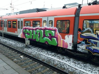 Graffiti Train in München - Photo by Karlstoast - chile, bhz, jager (2013)