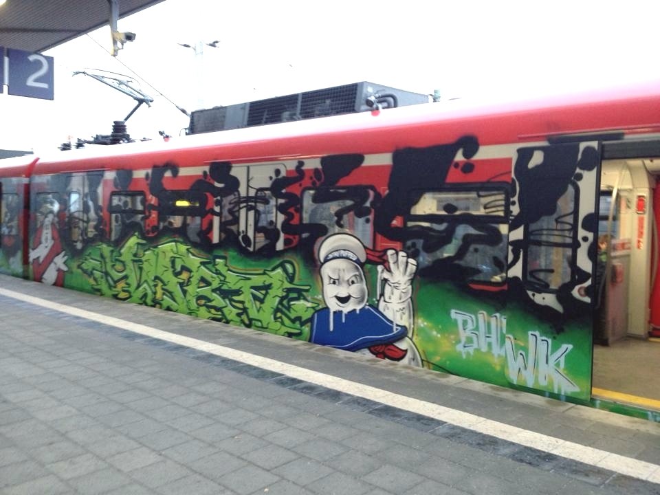 Graffiti Train in München - Photo by Karlstoast - ghost, yard, wk (2013)