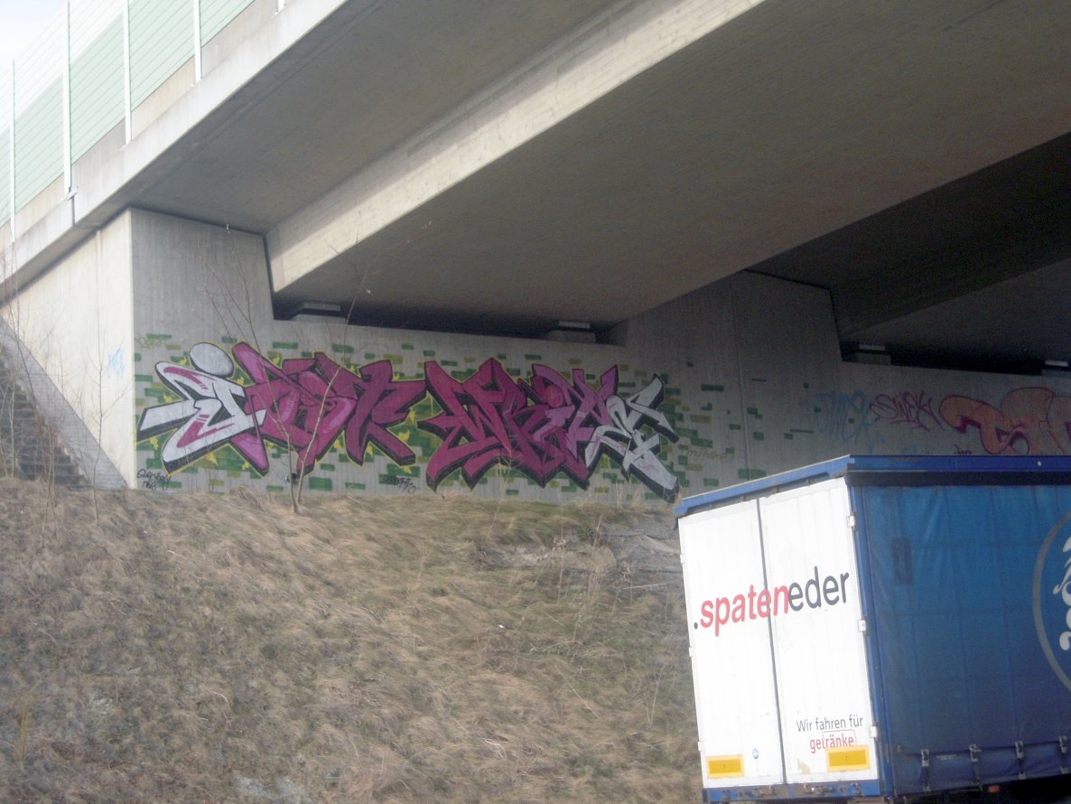 Graffiti Bombing in München - Photo by Karlstoast - just, write, my (2010)