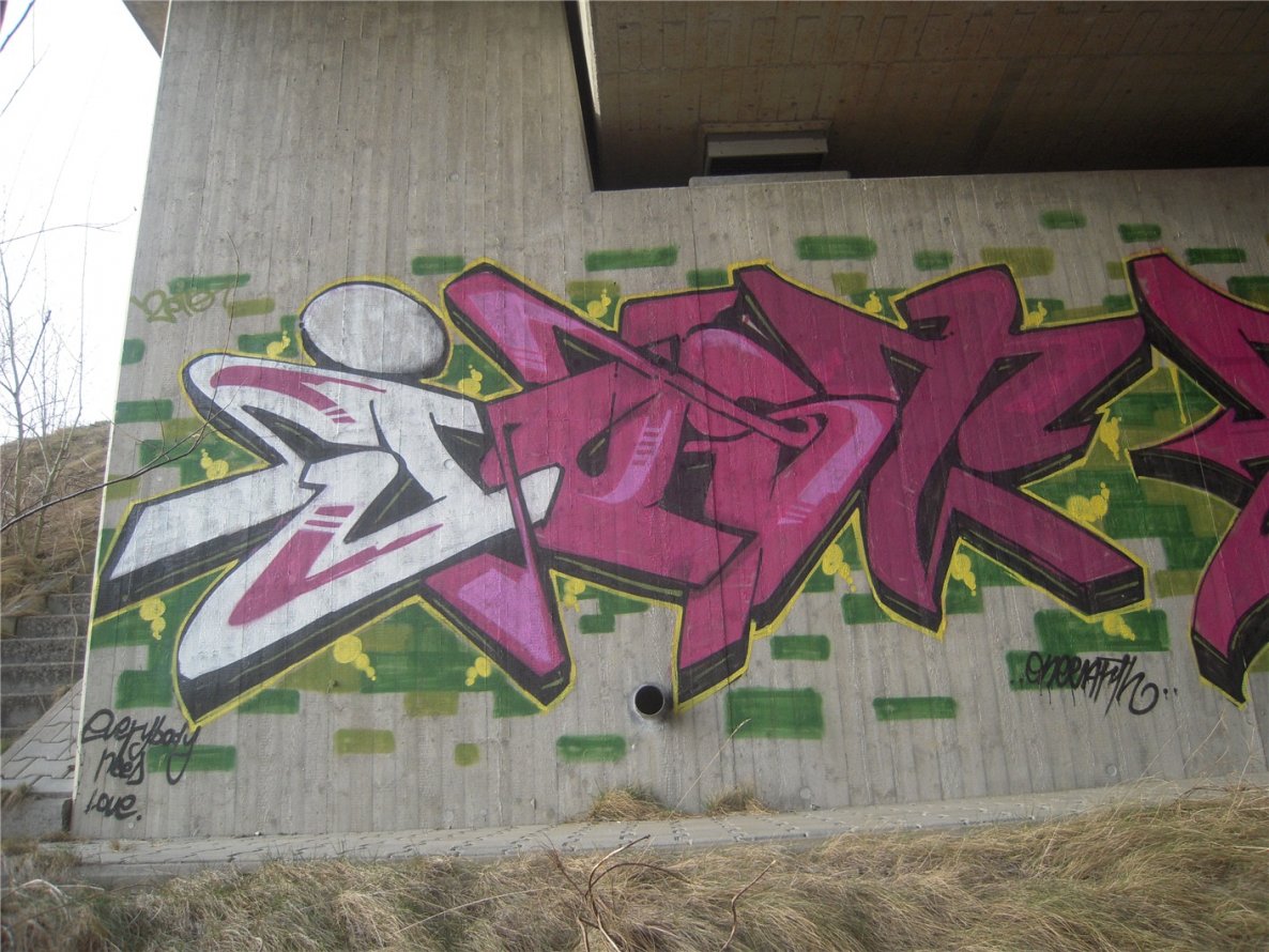 Graffiti Bombing in München - Photo by Karlstoast - just, write, my (2010)
