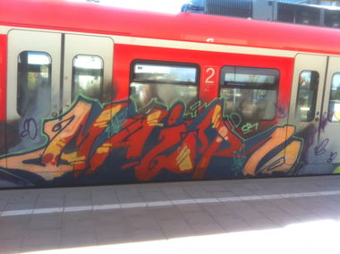 Graffiti Train in München - Photo by Karlstoast - major, cr, munich (2011)