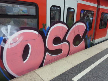 Graffiti Train in München - Photo by Karlstoast - osc, bhz, 1up (2013)