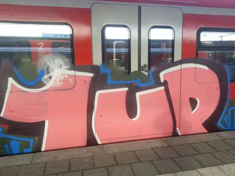 Graffiti Train in München - Photo by Karlstoast - 1up, bhz, osc (2013)