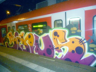 Graffiti Train in München - Photo by Karlstoast - sinus, rape, train (2014)