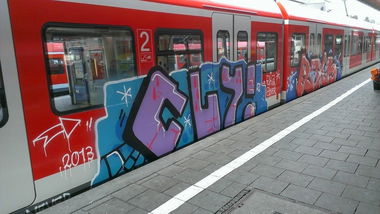 Graffiti Train in München - Photo by Karlstoast - cly, rgs, train (2013)