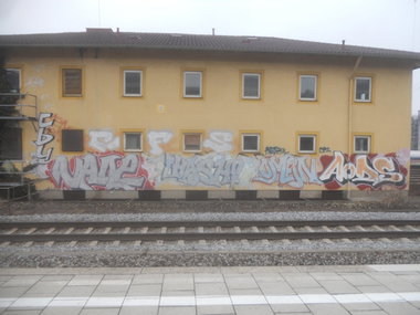 Graffiti Wall - Photo by Karlstoast - vade, vane, cbu (2014)