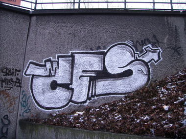 Graffiti Bombing in München - Photo by Karlstoast - cfs, munich, münchen