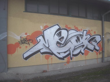 Graffiti Wall in München - Photo by Karlstoast - melor, dachau, munich (2011)