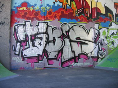 Graffiti Wall - Photo by Karlstoast - tabis, zürich (xxxx)