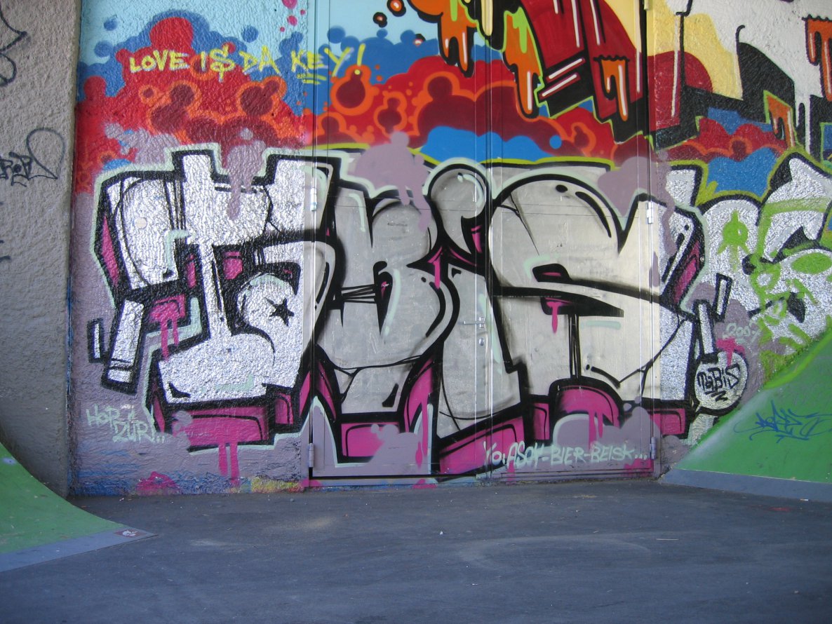 Graffiti Wall - Photo by Karlstoast - tabis, zürich (xxxx)