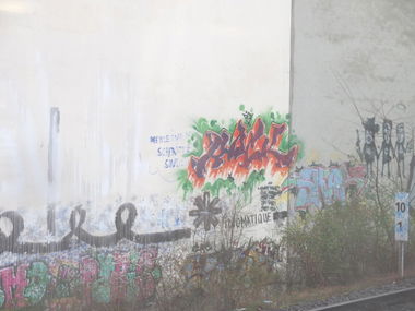 Graffiti Wall - Photo by Karlstoast - rock, skar, berlin