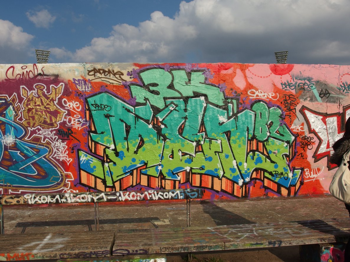 Graffiti Wall in Berlin - Photo by Karlstoast - den, 82, dance (2014)