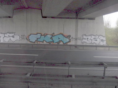 Graffiti Bombing - Photo by Karlstoast - fka, bsg, autobahn