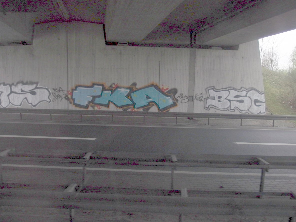Graffiti Bombing - Photo by Karlstoast - fka, bsg, autobahn