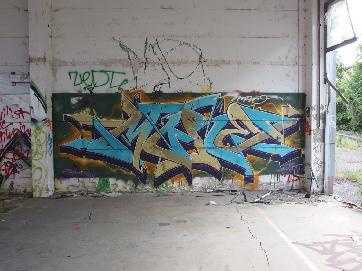 Graffiti Wall in München - Photo by Karlstoast - more, rize, zedt (2012)