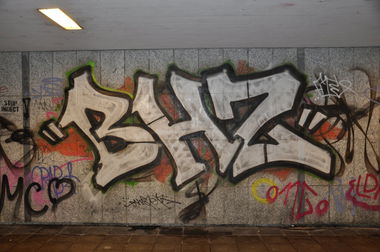 Graffiti Bombing - Photo by Karlstoast - bhz, fte, ekser (20xx)
