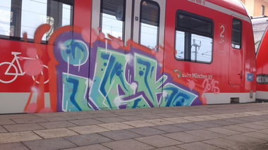 Graffiti Train - Photo by Karlstoast - ibk, munich, münchen (2015)