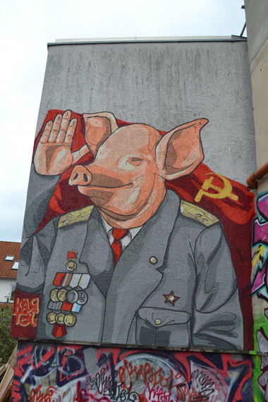 Graffiti Wall - Photo by Kartel - Kartel, Pig, Korn (2013)