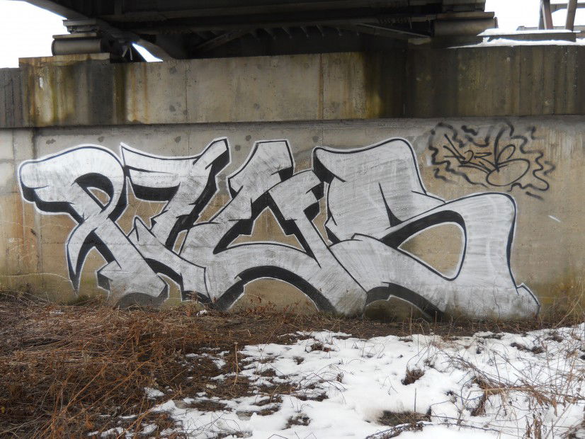 Graffiti Wall - Photo by KasztiKasztan