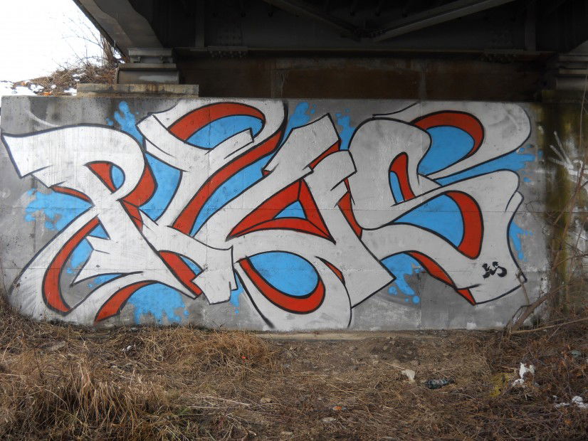 Graffiti Wall - Photo by KasztiKasztan