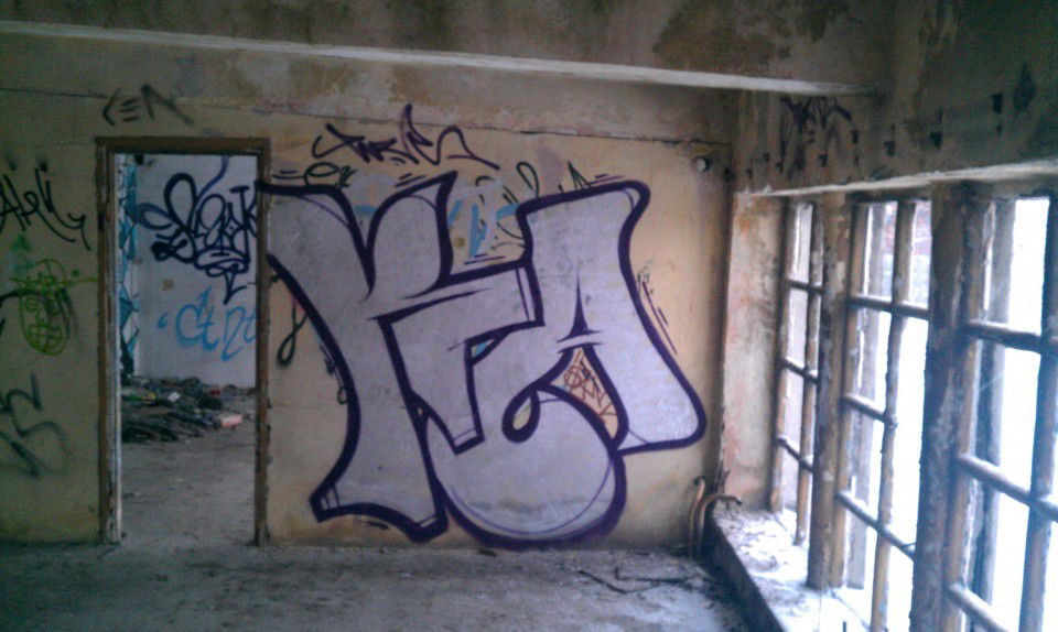Graffiti Wall - Photo by KasztiKasztan