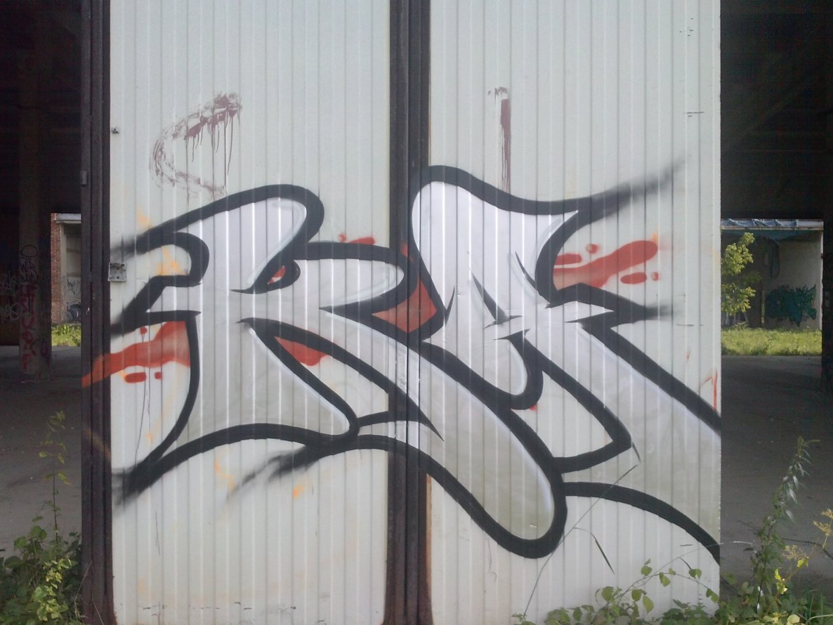 Graffiti Bombing - Photo by KasztiKasztan - KA