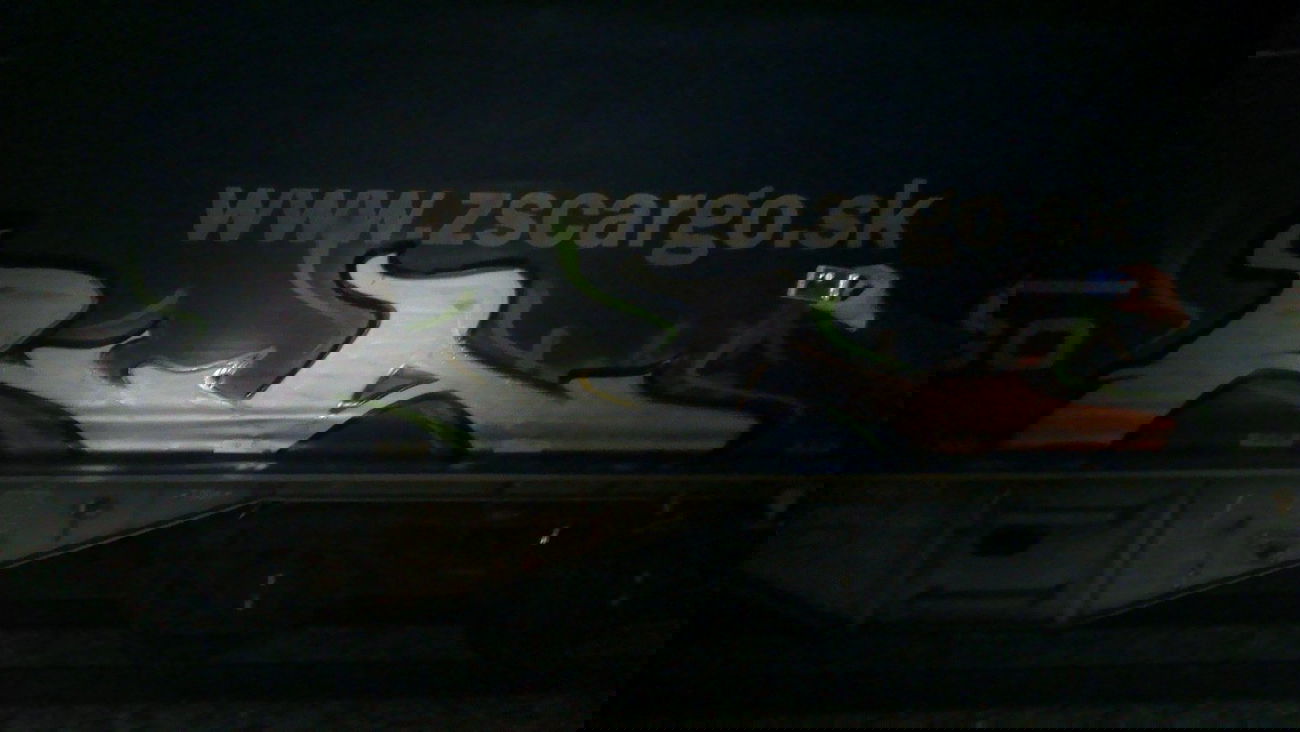 Graffiti Train - Photo by KasztiKasztan