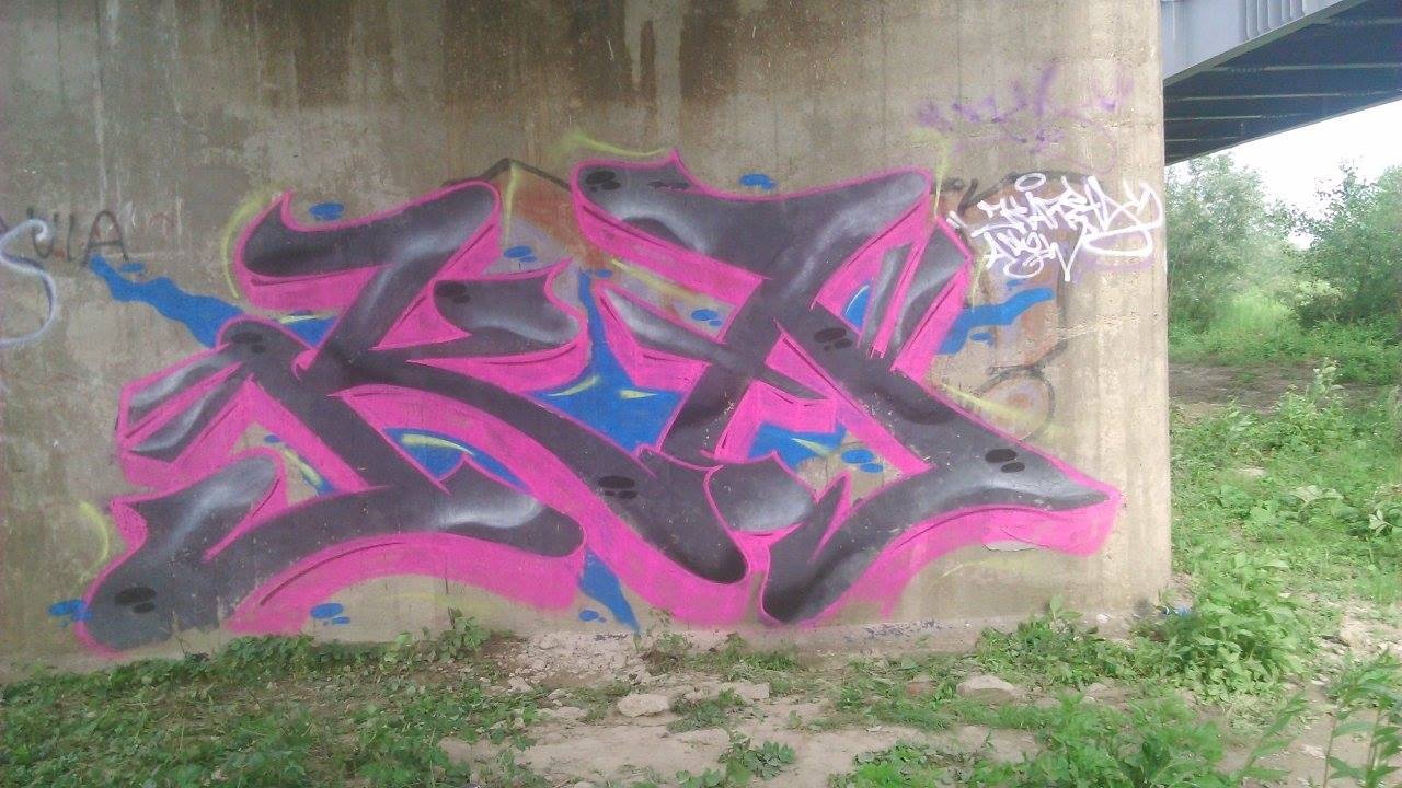 Graffiti Wall - Photo by KasztiKasztan