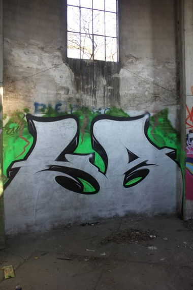 Graffiti Bombing - Photo by KasztiKasztan