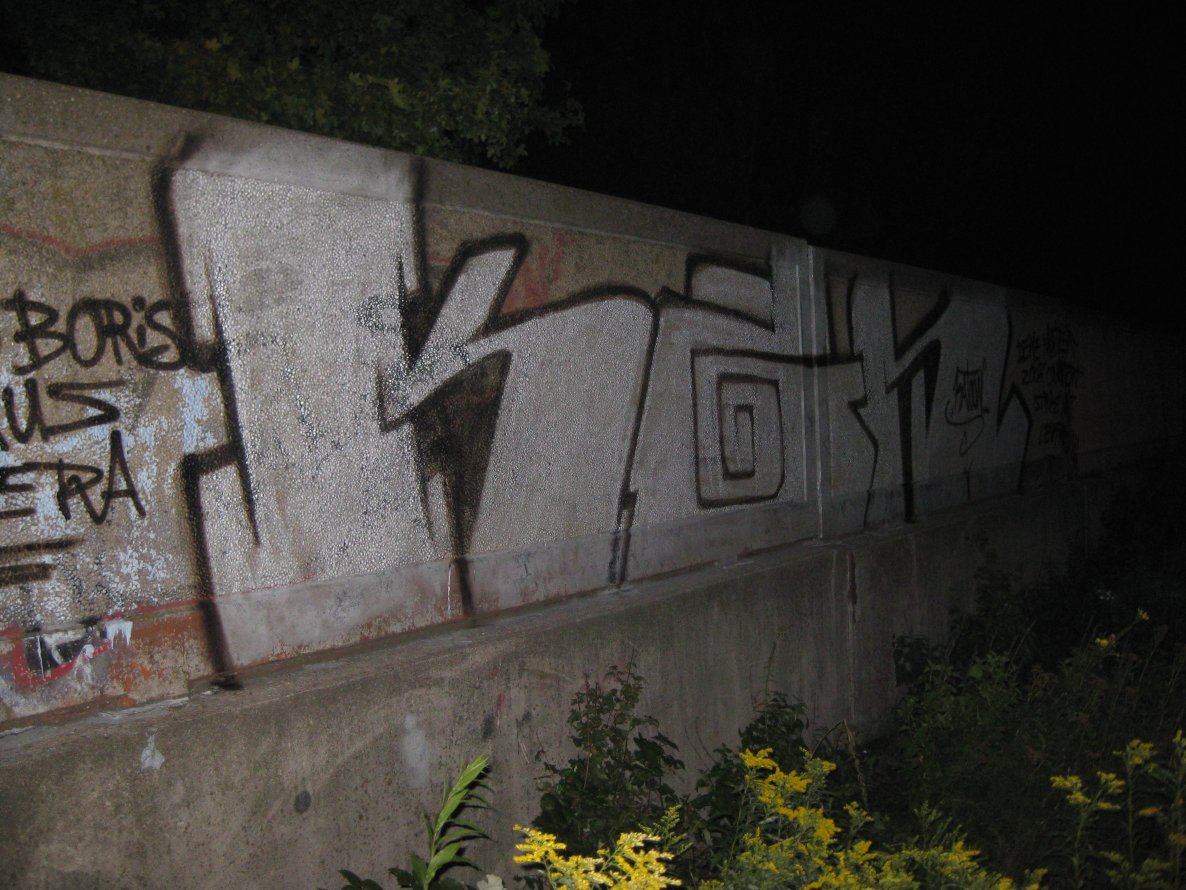 Graffiti Bombing in Mülheim - Photo by Katoon - Katoon., K2N