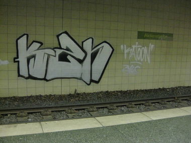 Graffiti Bombing - Photo by Katoon - Katoon, K2N