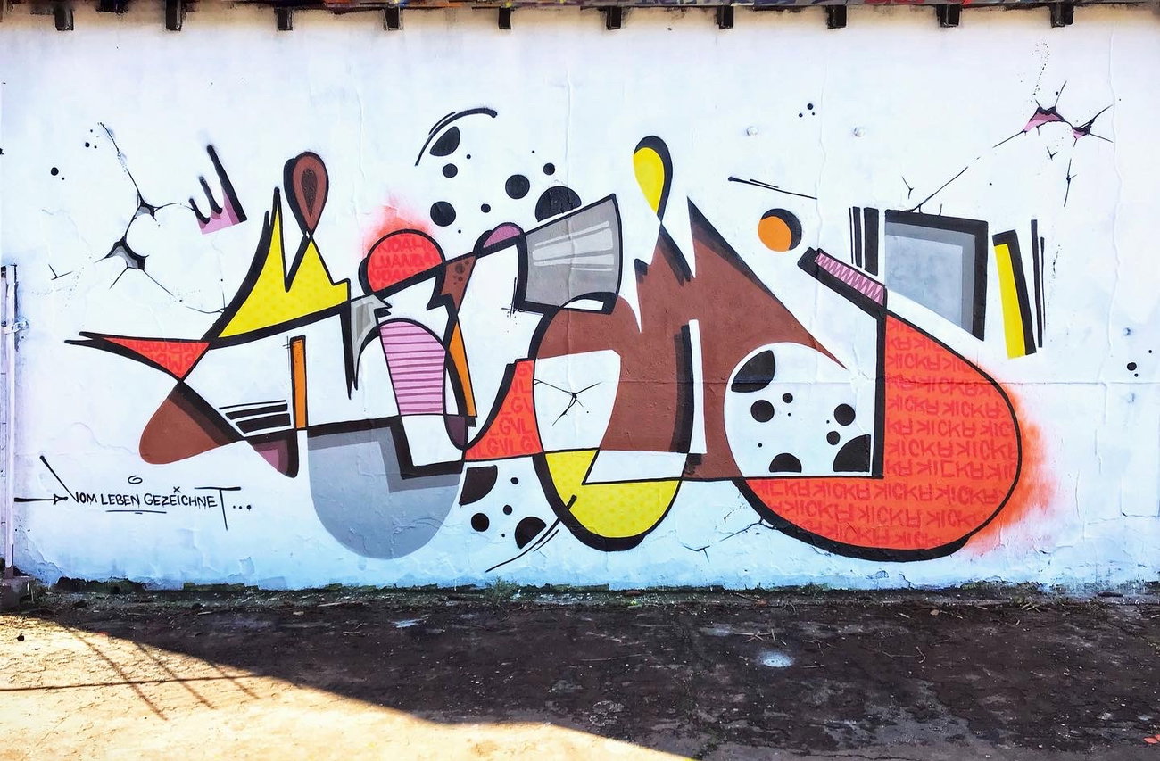 Graffiti Wall - Photo by Kderkillakickt - kickaderkickavlgbwstreetpins