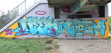 Graffiti Wall - Photo by Keos - keos, toiz, nesh (2015)