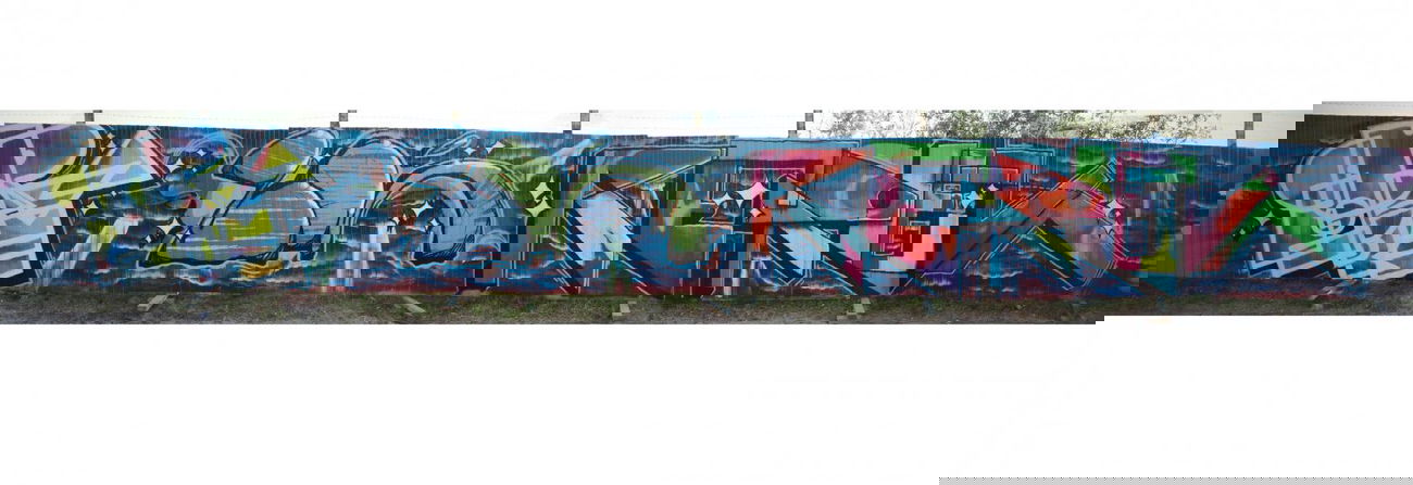Graffiti Wall - Photo by Kerek - 2mcrew, kerek, curva (2014)