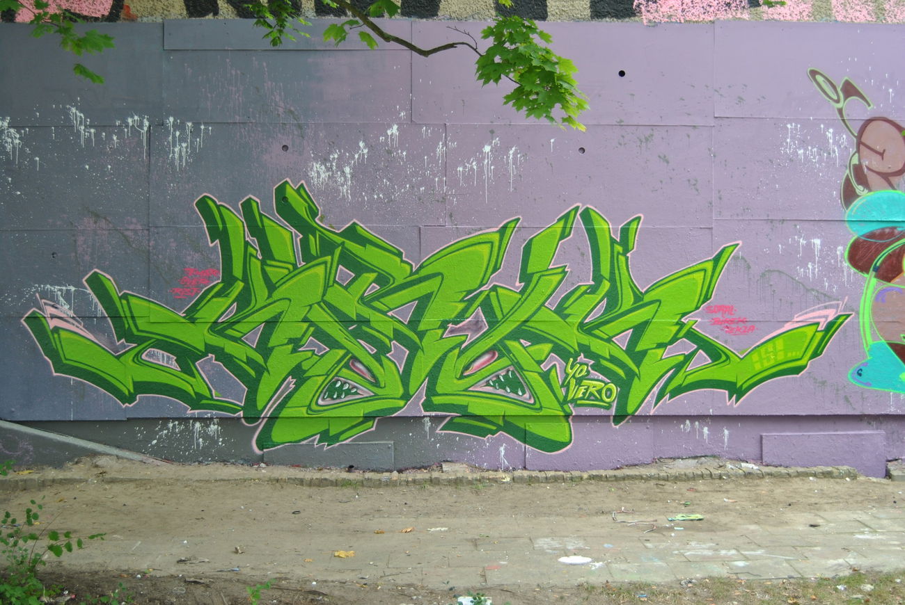 Graffiti Wall - Photo by Kerock - KEROK, TLB, RHK (2014)