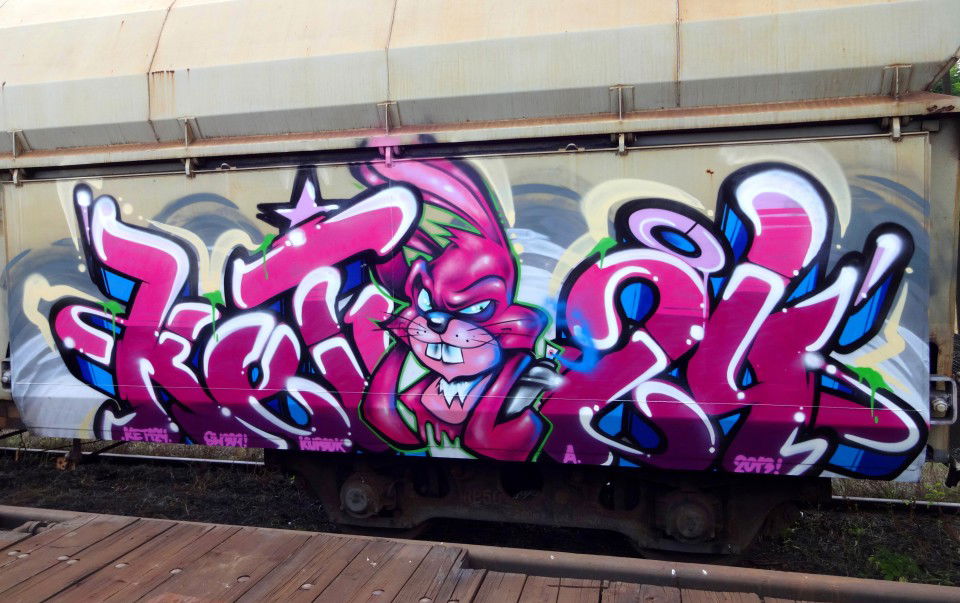 Graffiti Train - Photo by Ket124 (2013)