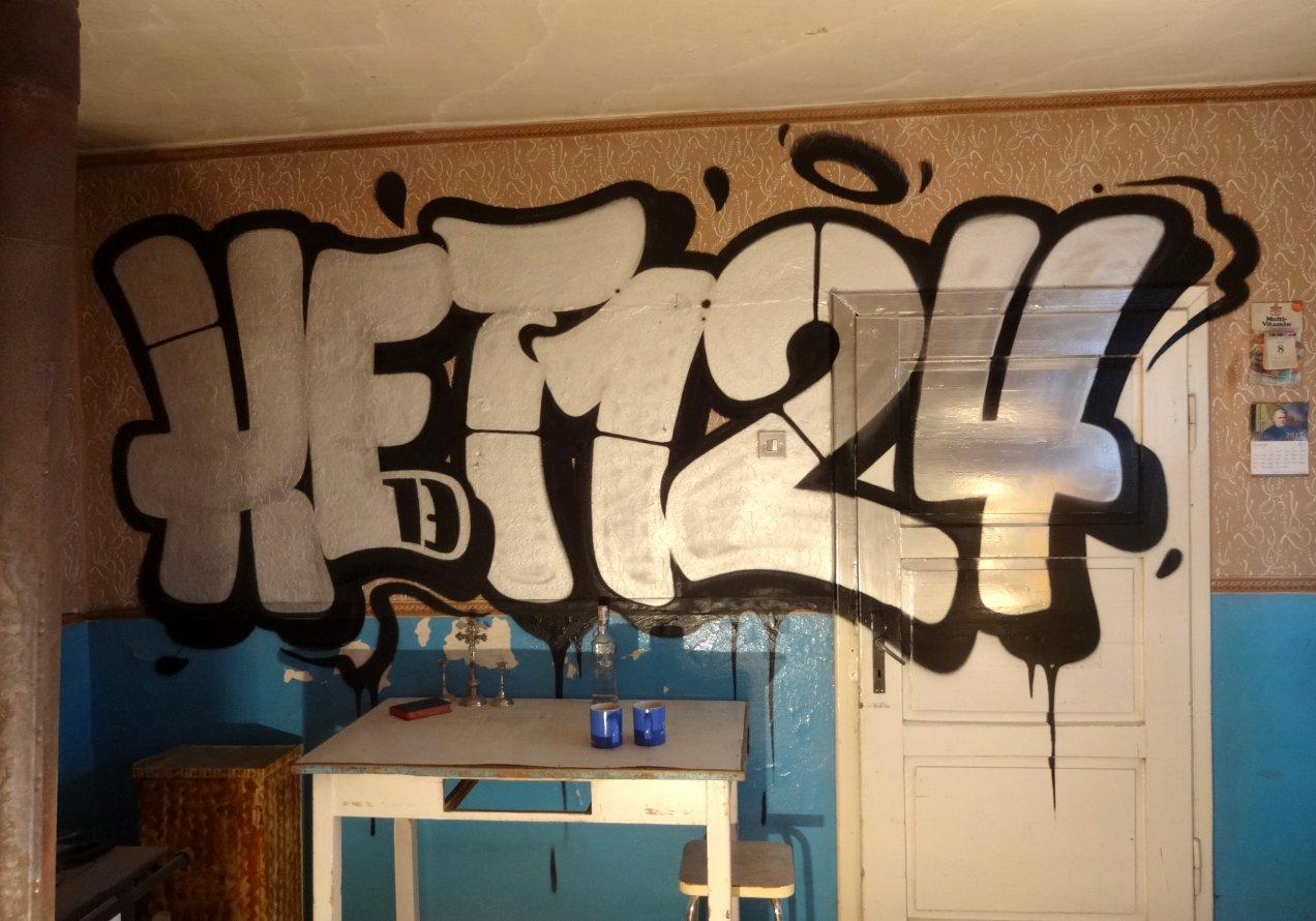 Graffiti Bombing - Photo by Ket124 (2013)
