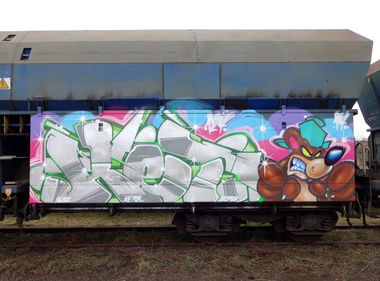 Graffiti Train - Photo by Ket124 (2014)