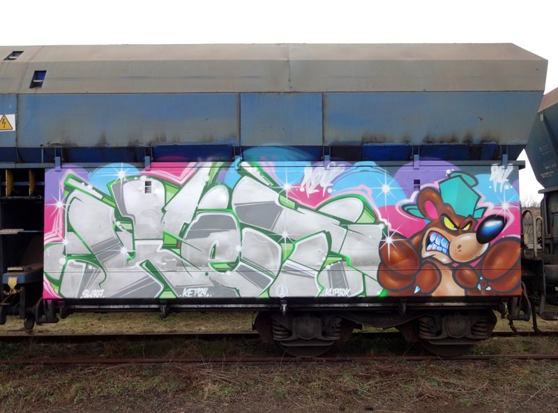 Graffiti Train - Photo by Ket124 (2014)