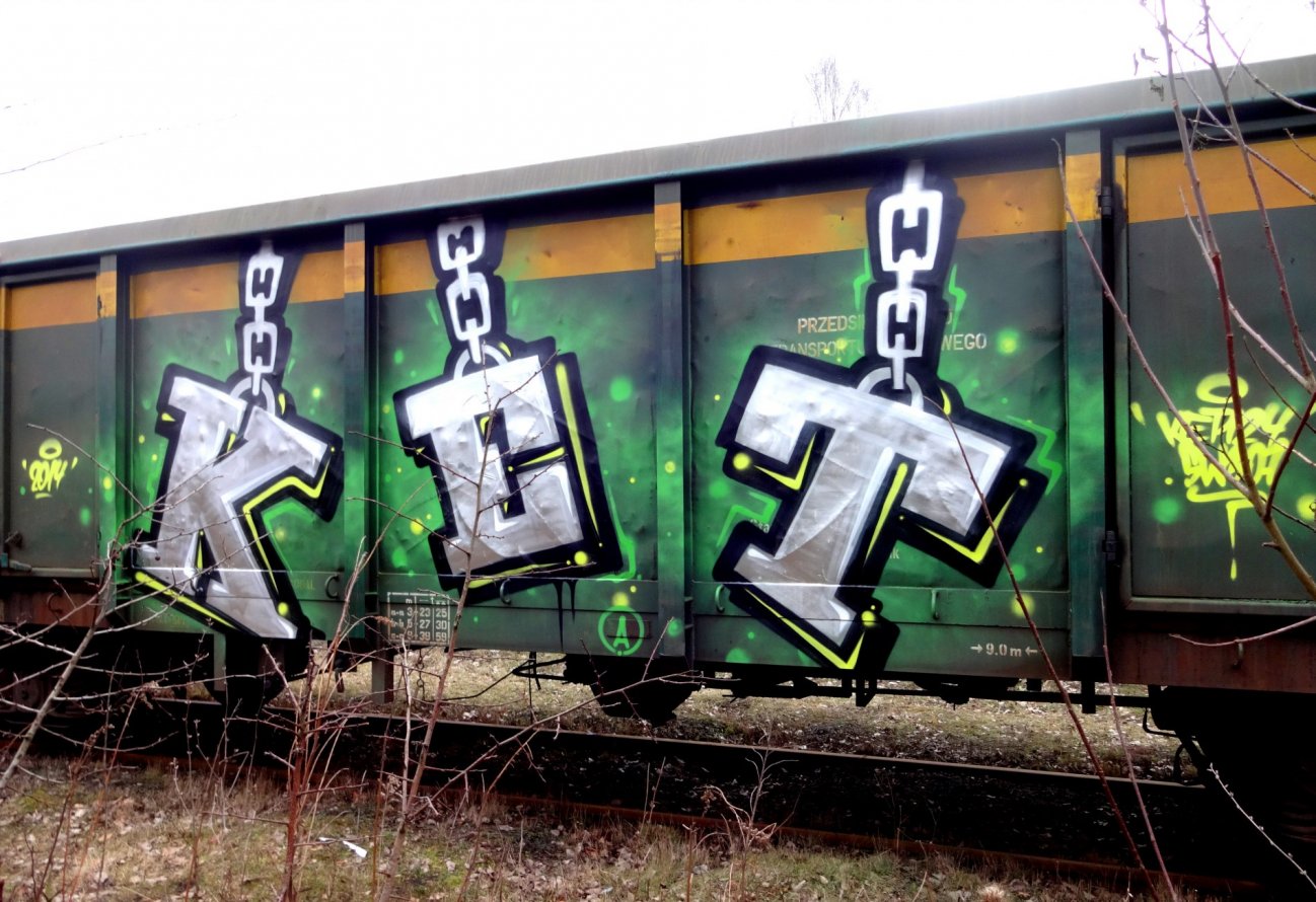 Graffiti Train - Photo by Ket124