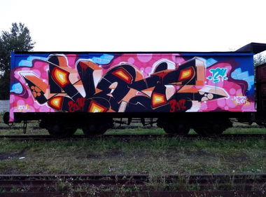 Graffiti Train - Photo by Ket124