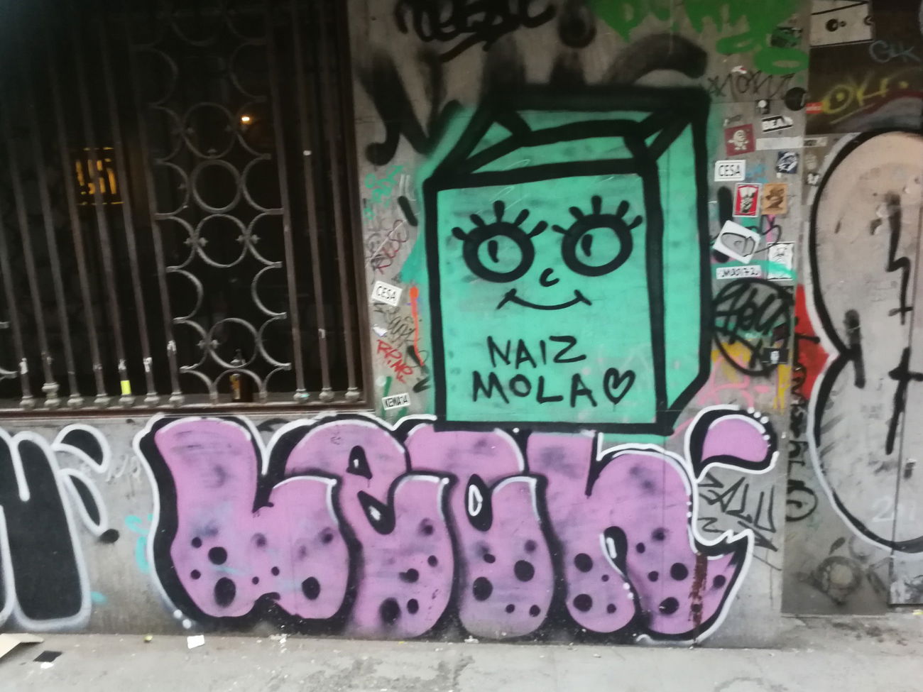 Graffiti Bombing in Madrid - Photo by Kico_one - Madrid, Espana