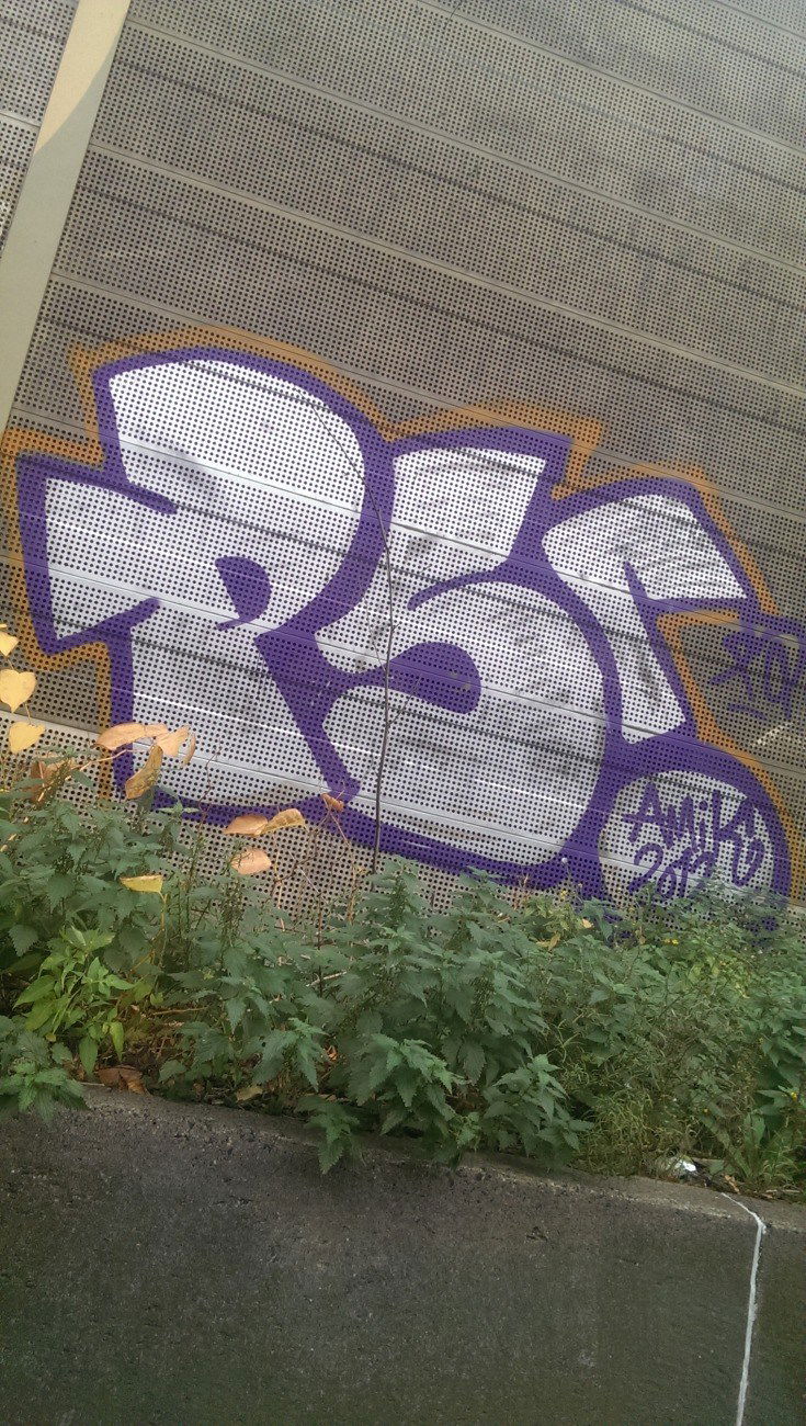 Graffiti Bombing in Essen - Photo by Kico_one - Essen, PS, Amik (2012)