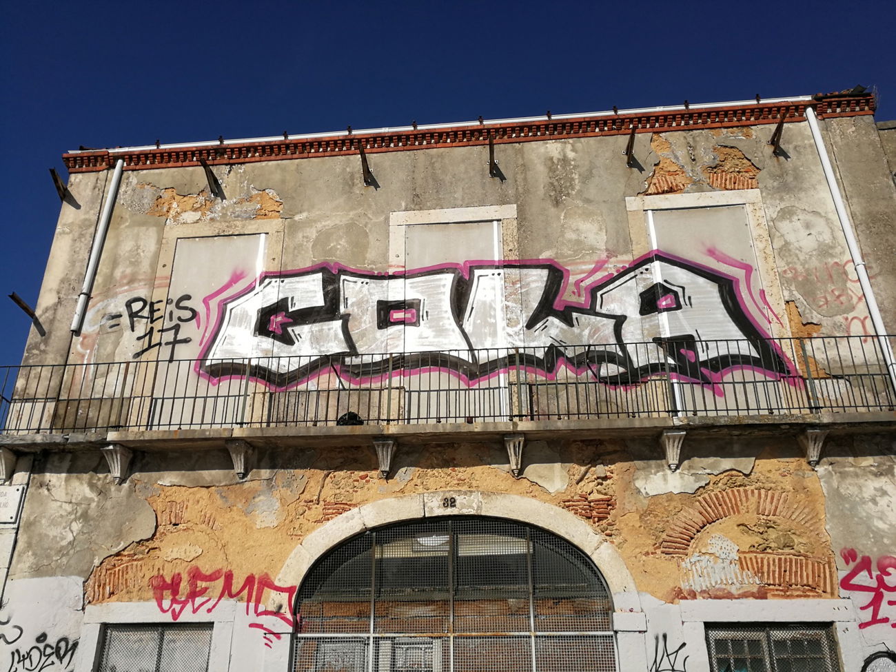 Graffiti Bombing in Lissabon - Photo by Kico_one - Lissabon, Portugal, Lisboa